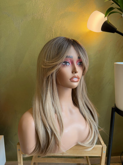 18 inches Ash Blonde Ombre Long Wavy Wig Dark Root Fringe Haircut Blonde Wig for Women Cosplay Wig